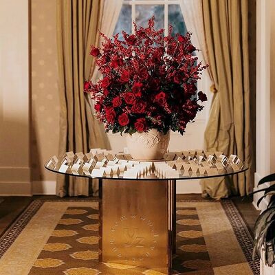 좋은 가격 템퍼드 글라스와 스테인리스 스틸 베이스가 있는 윌트셔 라운드 테이블, 호텔 다이닝 적용을 위한 모던 디자인 온라인으로