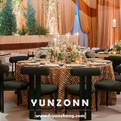 좋은 가격 결혼식 가구 호화스러운 까만 철 금속 구조 Vip 연회 의자 온라인으로