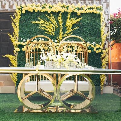 좋은 가격 현대식 스테인레스 스틸 프레임 웨딩 식사 테이블 파티 및 이벤트용 유리 및 MDF로 새로운 야외 호텔 가구 온라인으로