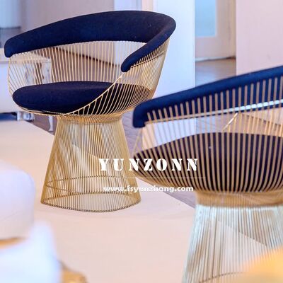 좋은 가격 호텔 및 레스토랑용 아이언 레저 라운지 체어 - 모던 터프팅 패딩 암체어 온라인으로