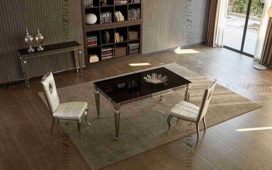 좋은 가격 식당을 위한 간결한 까만 유리제 식탁에 의하여 새겨진 가장자리 각진 다리 온라인으로